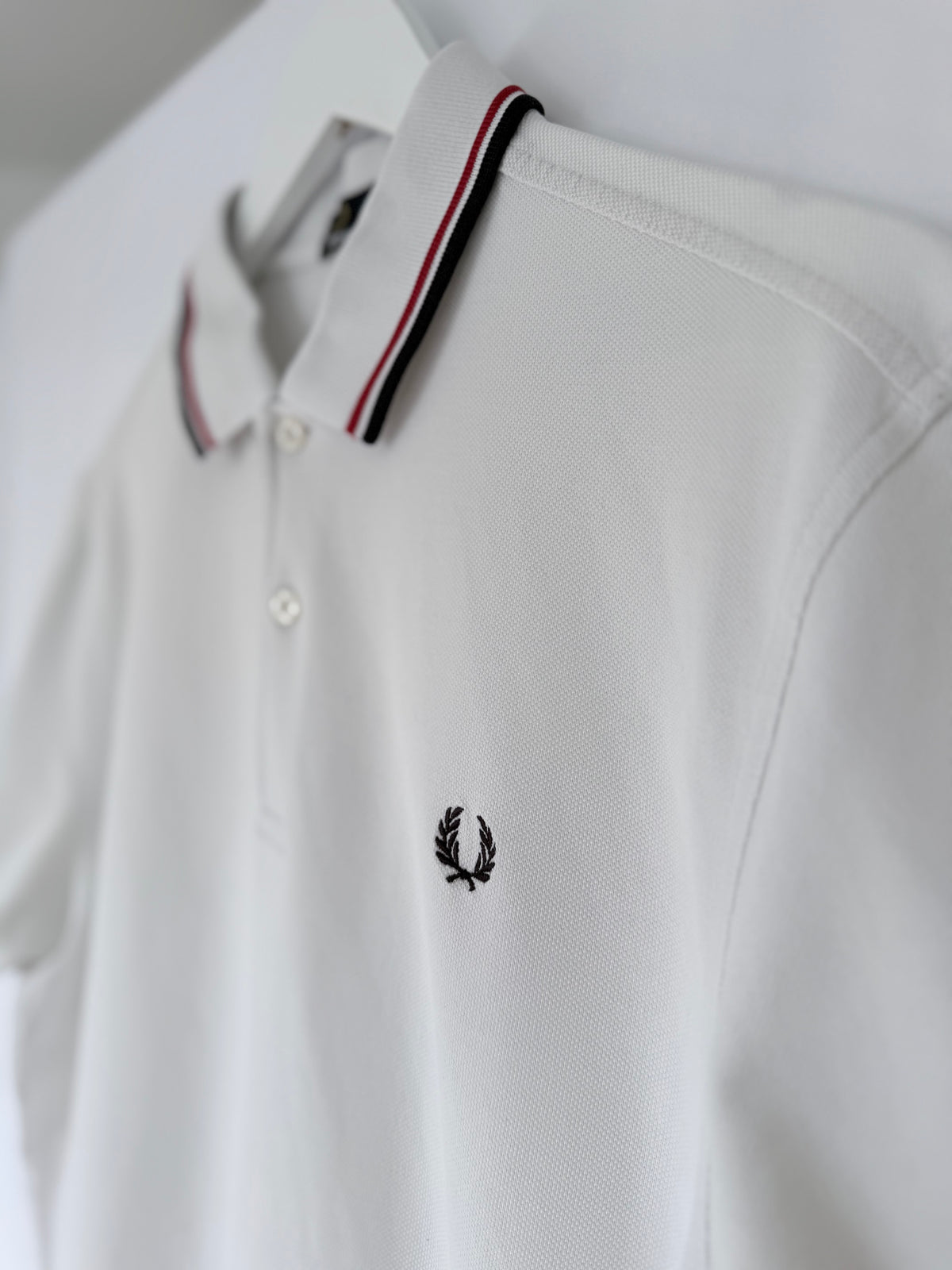 Fred Perry White Polo Shirt Black Red Tipped Collar Size L